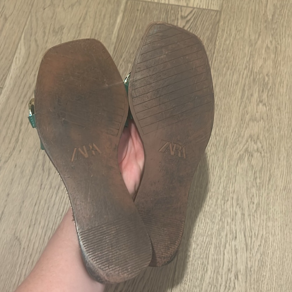 Zara Green Slide Sandals with Gold Chain Accent - Picture 3 of 5